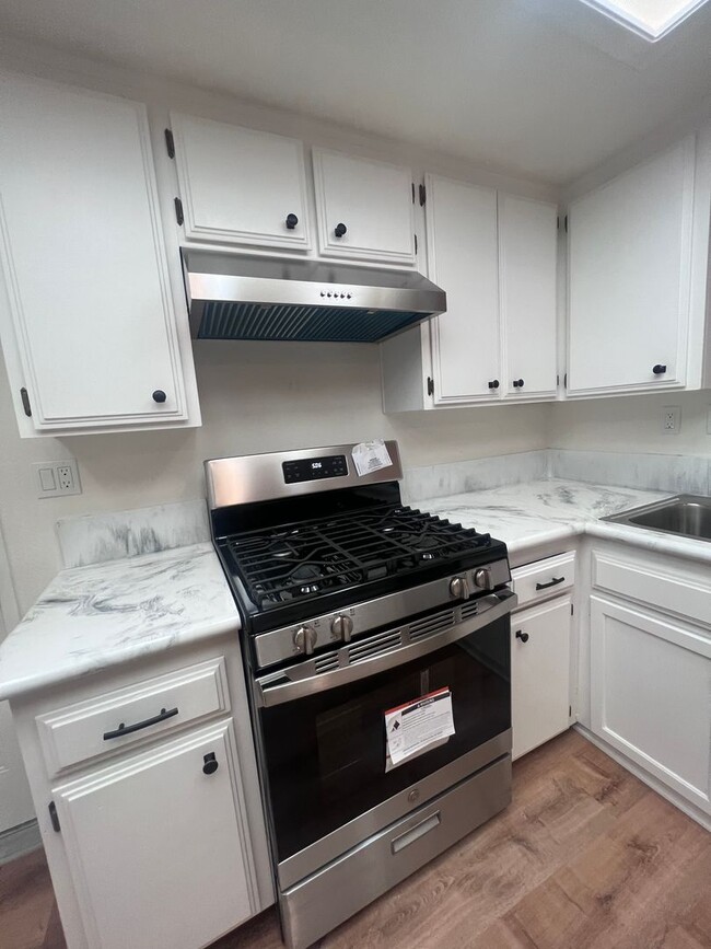 Building Photo - Ready to Rent in Apple Valley