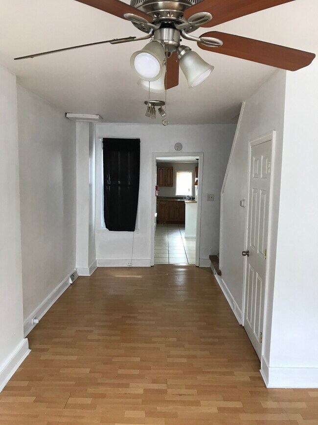 Building Photo - 520 S 14th St