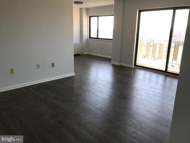 Foto del edificio - 8830 Piney Branch Rd