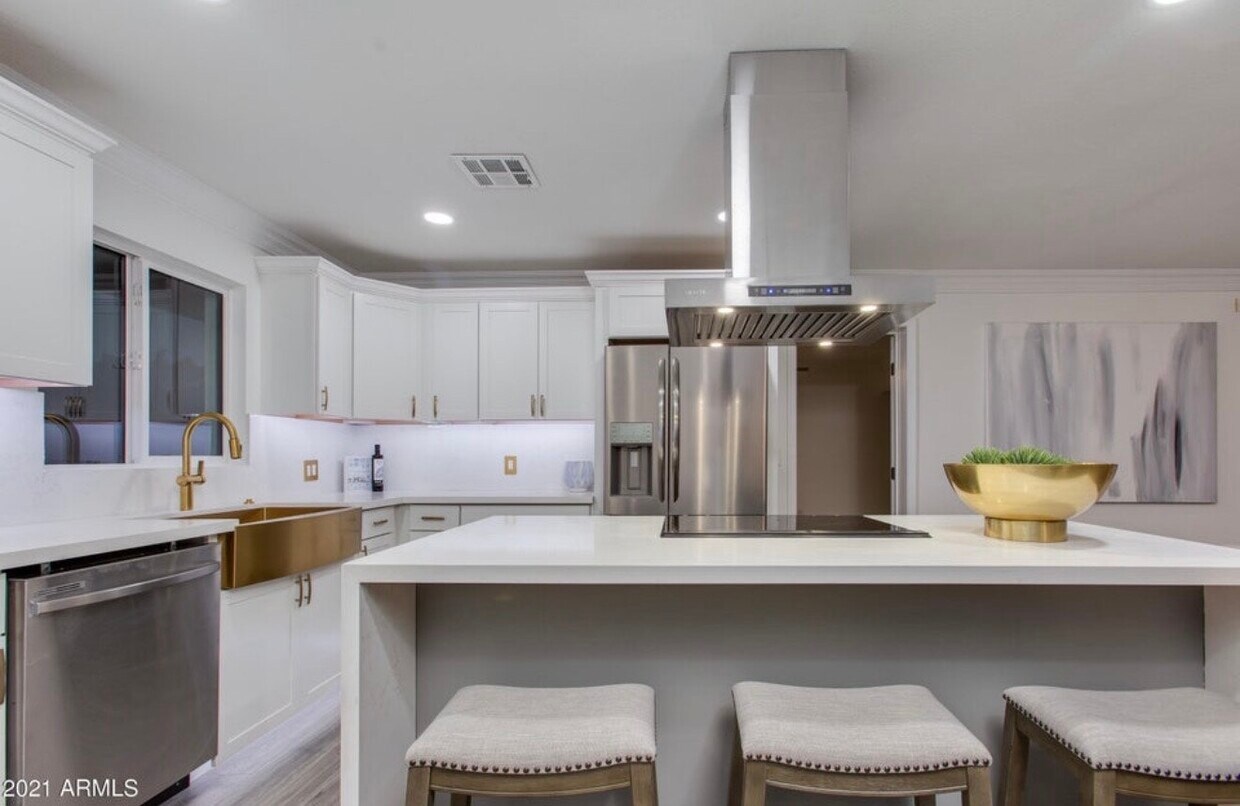 Foto del edificio - 3502 N Carhill Ave