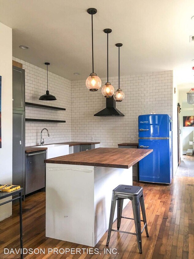 Primary Photo - 1 br, 1 bath House - 215 Devine St Unit B