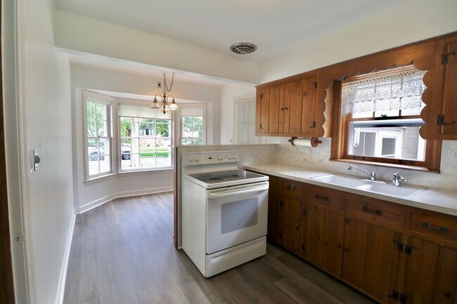 Building Photo - 1111 S Washington Ave