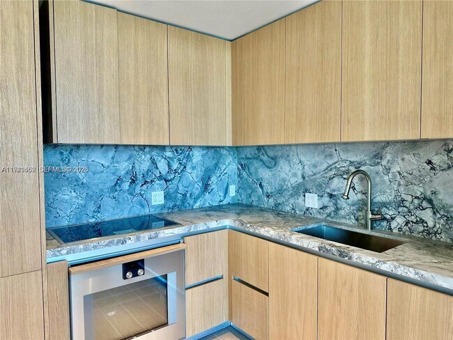 Foto del edificio - 500 Alton Rd