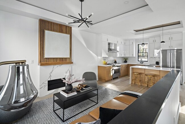 Building Photo - 92 Chapel St