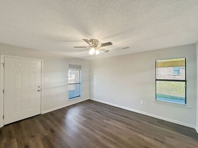 Foto del edificio - 10433 Lafayette Dr