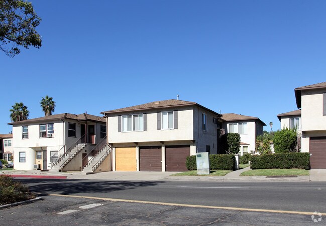 Foto del edificio - 7772-7786 University Ave