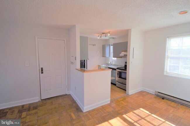 Foto del edificio - 1706 W Abingdon Dr