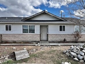 Building Photo - 1875 Greenbrae Dr