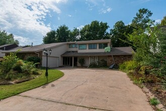 Building Photo - 8818 S 69th E Ave