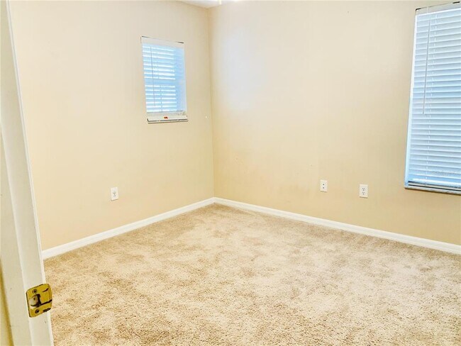 Foto del edificio - 7604 Acklins Rd