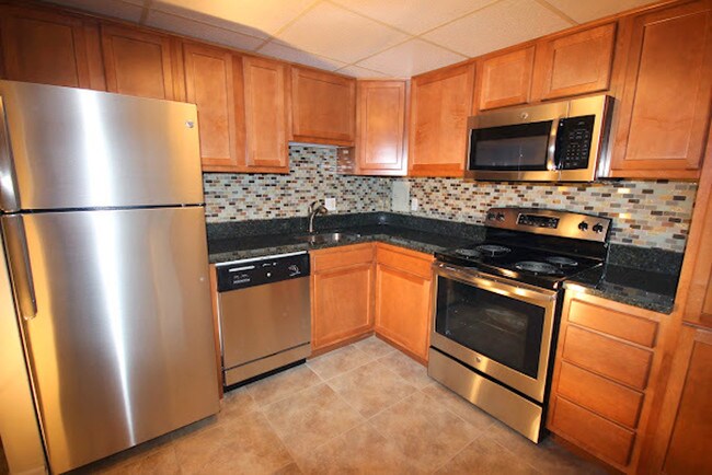 Building Photo - Queensbury Apartments