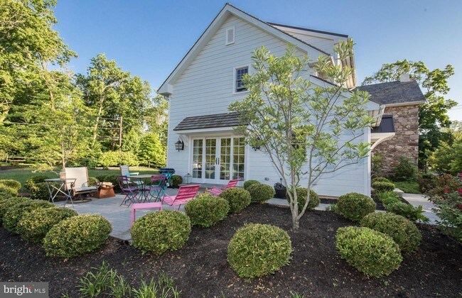 Building Photo - 567 W Skippack Pike