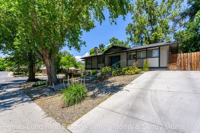 Building Photo - 3 br, 2 bath House - 725 University Ter