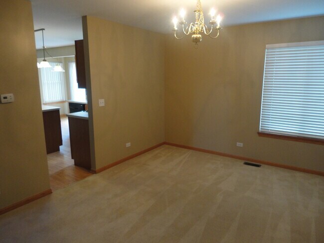 Building Photo - 10151 Bennington Drive