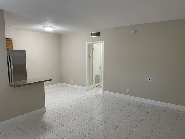 Building Photo - 2121 N Ocean Blvd