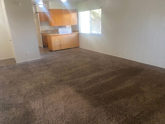 Foto del edificio - 808 E Kaweah Ave