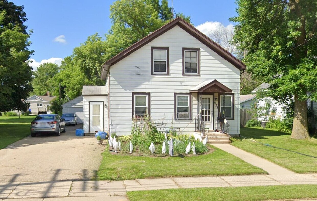 Foto principal - 928 W Kamps Ave