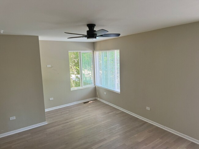 Foto del edificio - 1653 E 70th St
