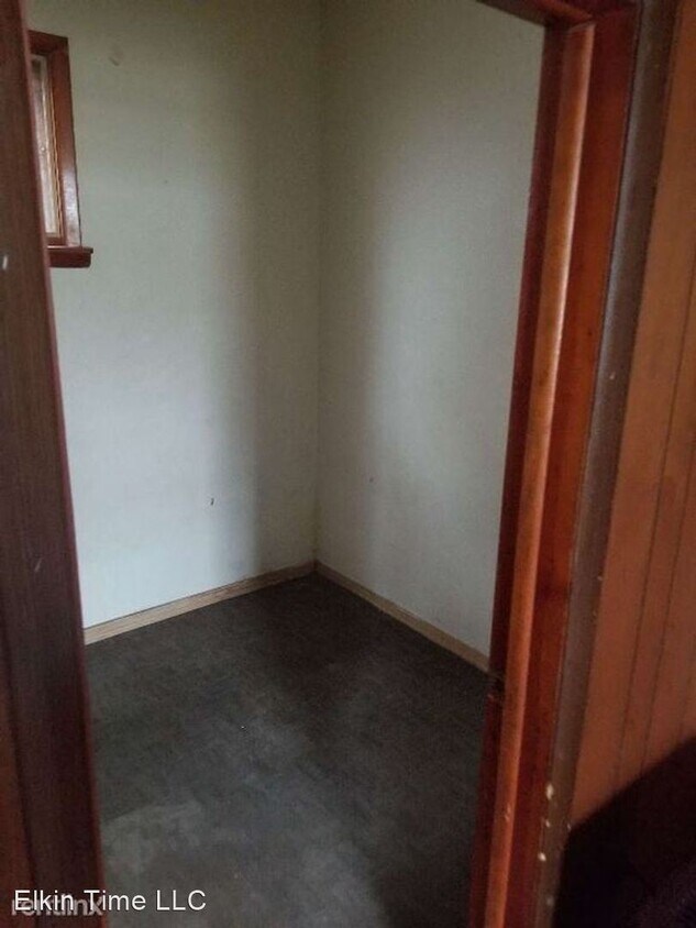 Building Photo - 2 br, 1 bath House - 56 Schmarbeck Ave