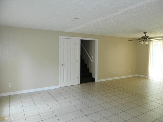 Building Photo - 3082 Bromley Rowe
