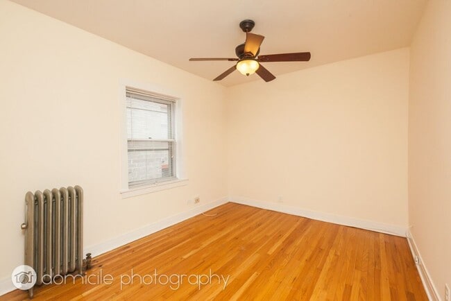 Building Photo - 903 W Altgeld St