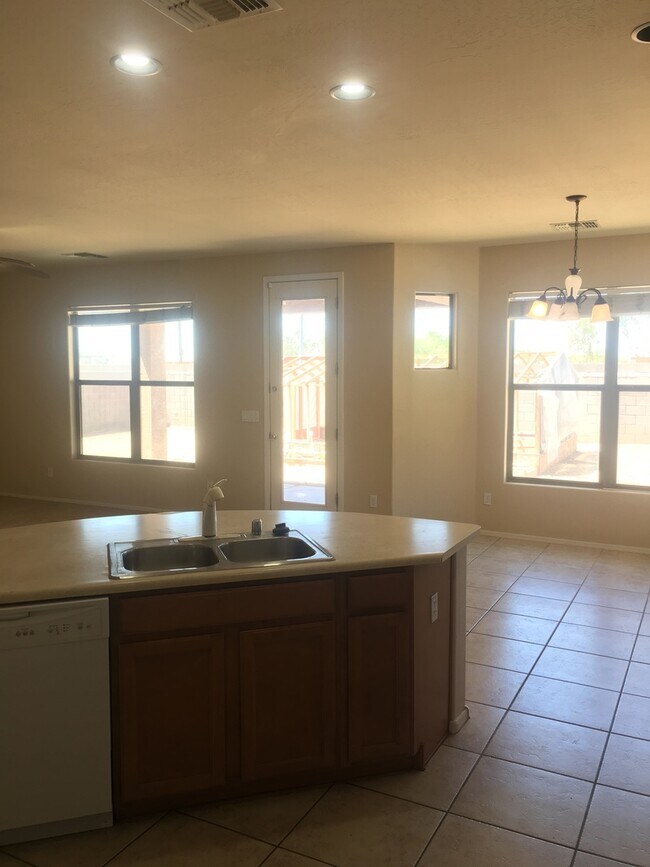 Foto del edificio - Beautiful Ranch Style 3 Bed 2 Bath Home!