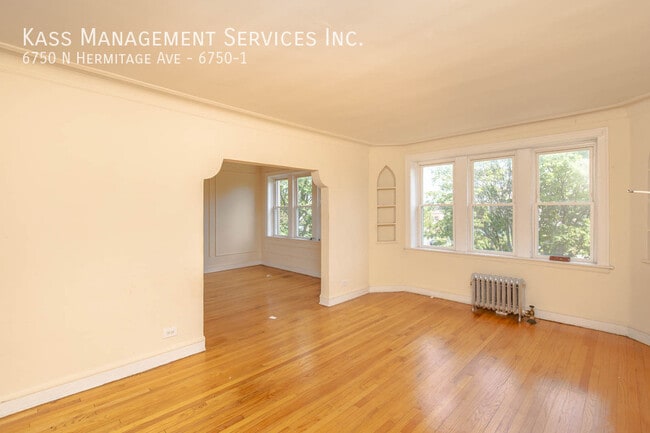 Building Photo - 6750 N Hermitage Ave
