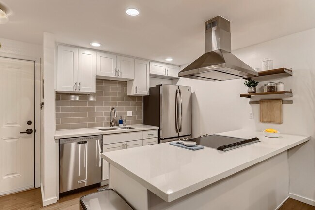 Kitchen - 2253 Gilman Dr W
