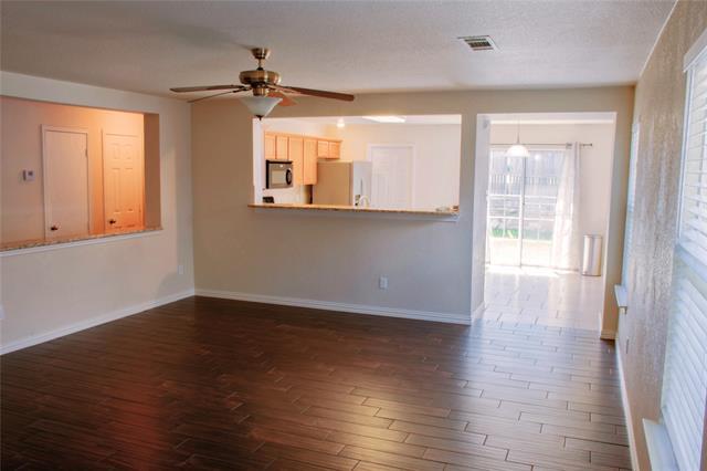 Building Photo - 5213 Mirror Lake Dr