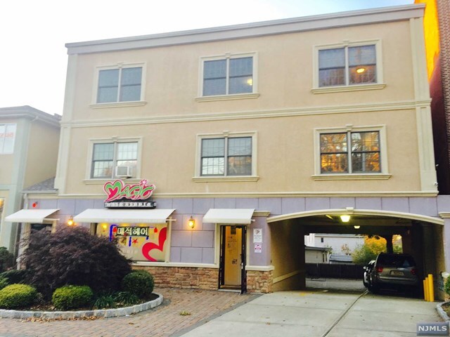 Primary Photo - 507 Broad Avenue, Unit A