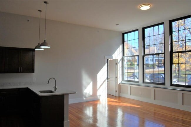 Building Photo - 155 Ararat St #207