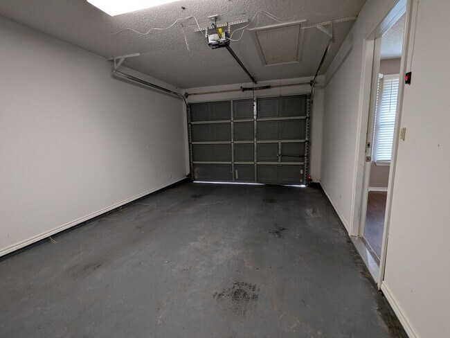 Foto del edificio - 903 Arizona in Wake Village Available Now