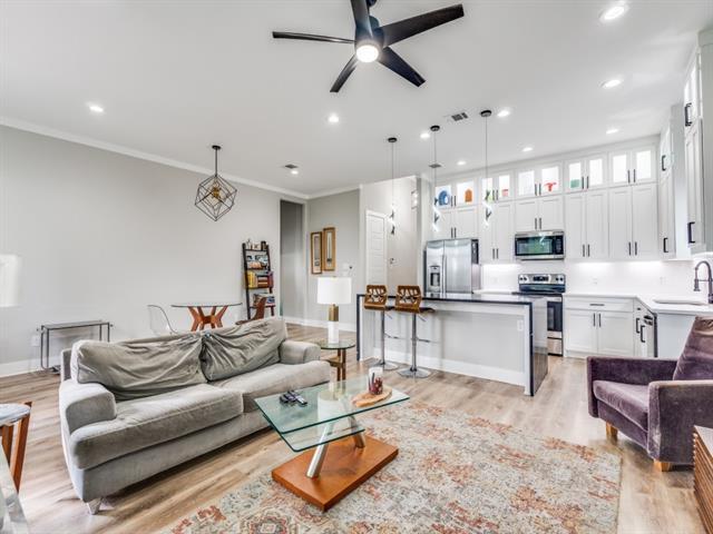 Foto del edificio - 1322 Strickland St