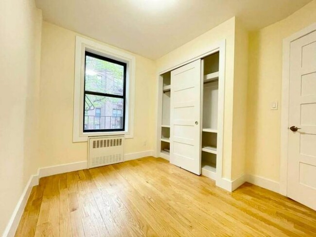 Building Photo - 2 bedroom in Bronx NY 10463