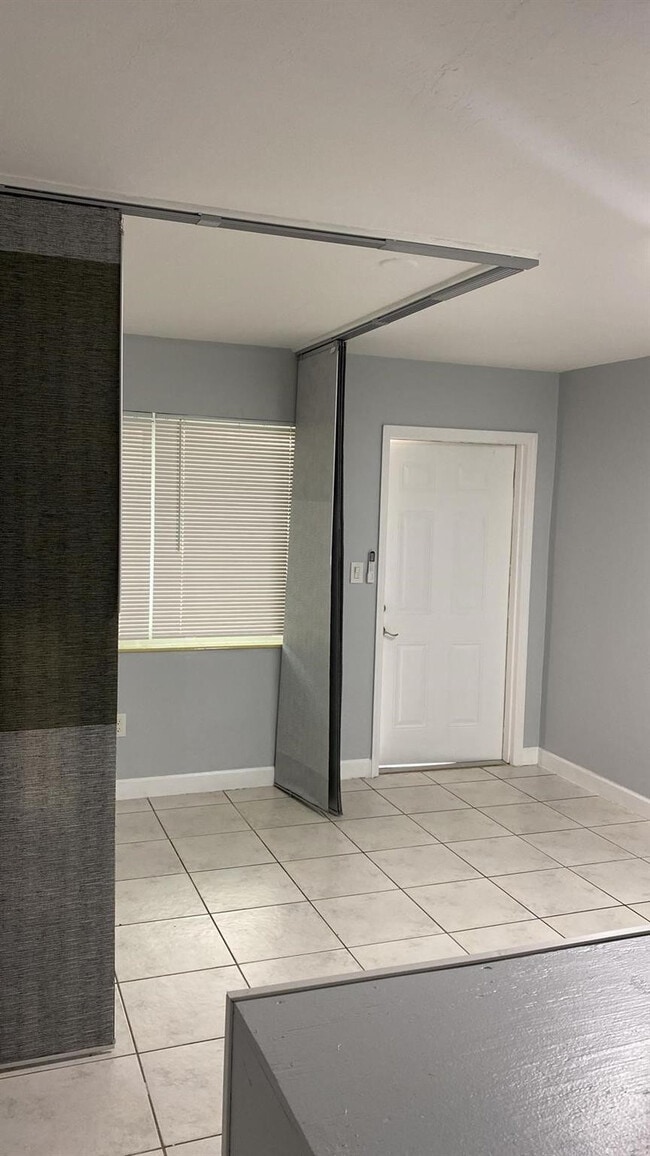 Foto del edificio - 6224 Miramar Pkwy