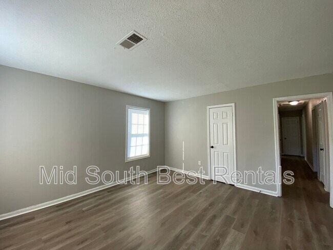 Foto del edificio - 3389 Rebeh Rd