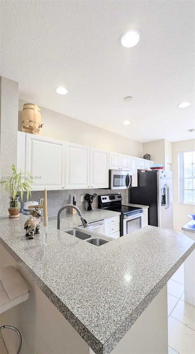 Foto del edificio - 3930 NW 91st Terrace