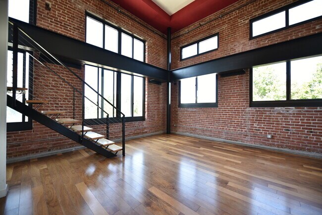 Building Photo - 88 Bush St