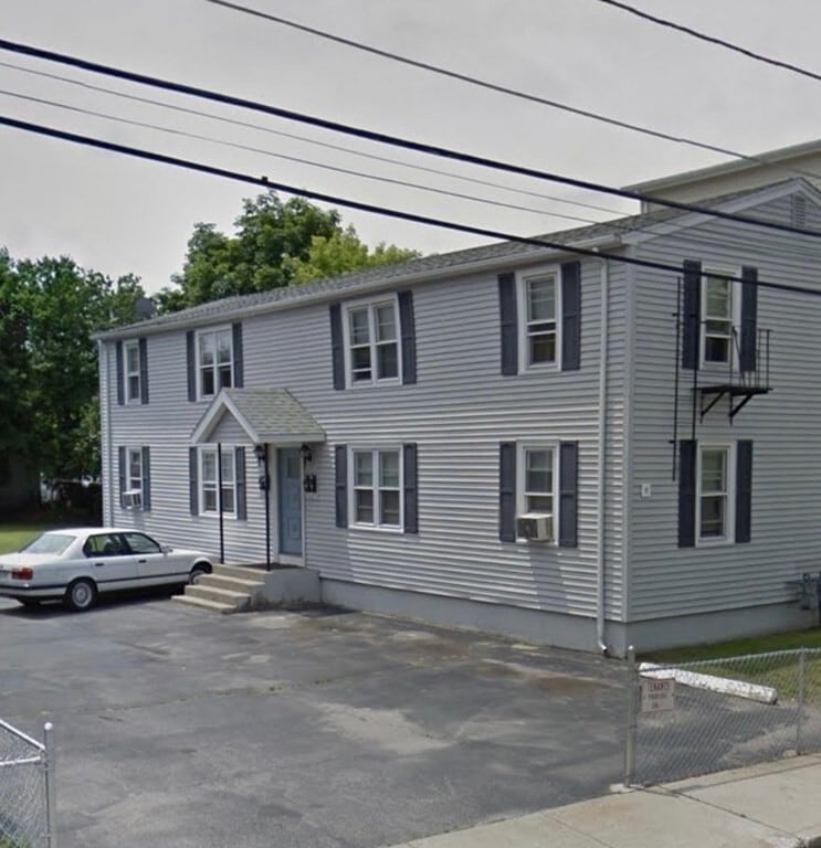 5 Richmond St Unit Apt 2, Blackstone, MA 01504 Room for Rent in