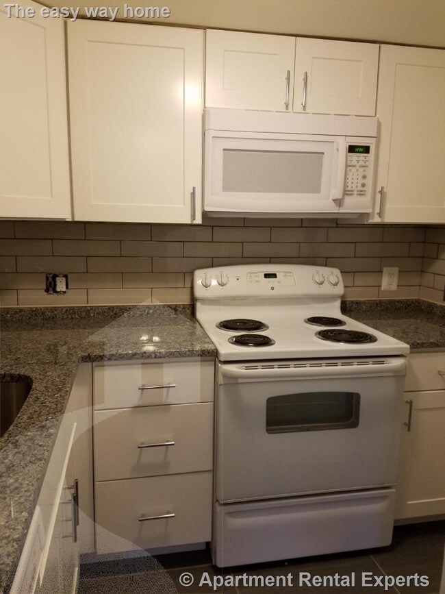 Photo - 524 Putnam Ave Apartment