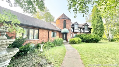 Building Photo - 70 Gilmour Rd