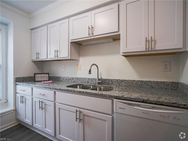Building Photo - 2407 Rennie Dr