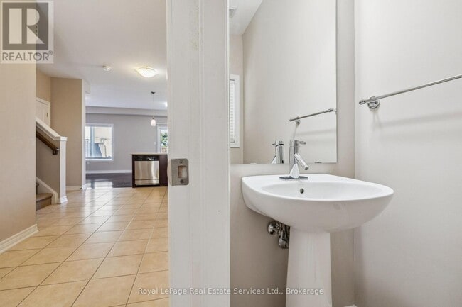 Photo du bâtiment - 515-515 Winston Rd