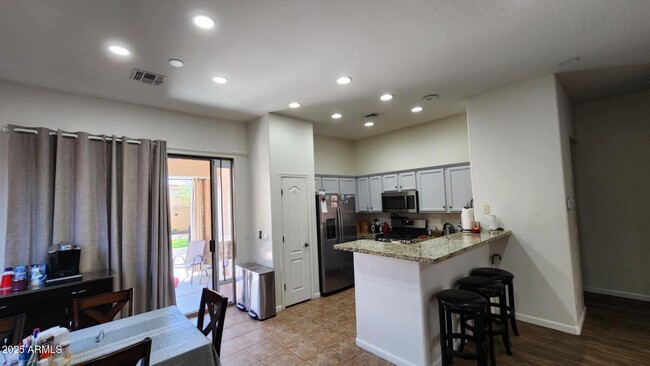 Foto del edificio - 21627 N Davis Way