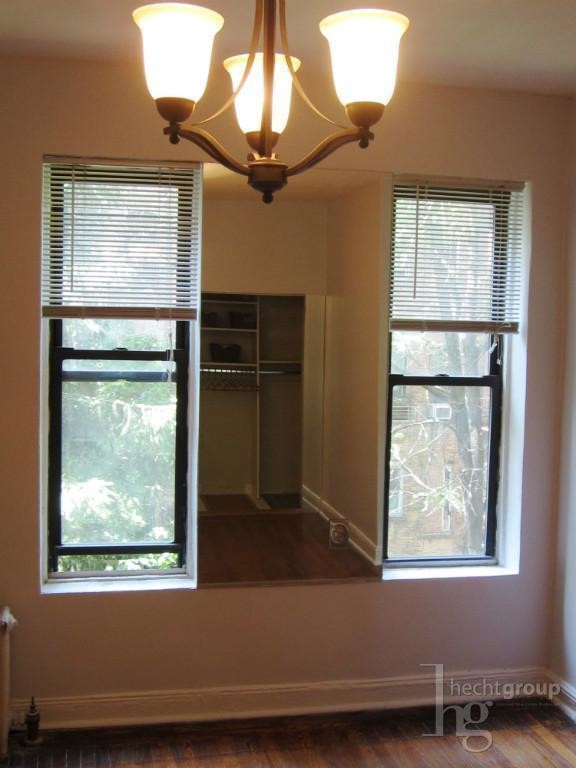 Foto del edificio - 520 E 83rd St