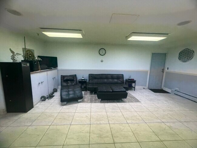 Foto del edificio - 4600 N Cumberland Ave