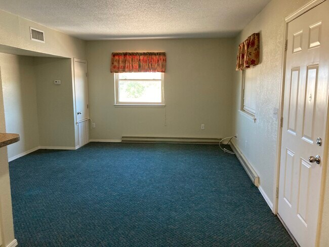 sala de estar - 828 W Park Ave