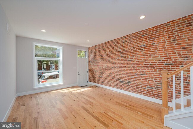 Building Photo - 3806 Foster Ave