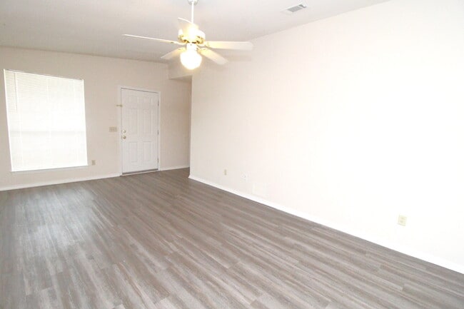 Building Photo - Updated 3-Bedroom Home in Bay Pine Villas ...