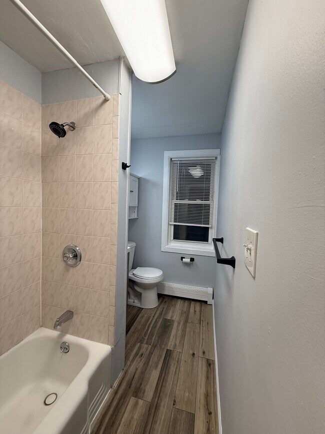 Baño - 101 Whitehall St